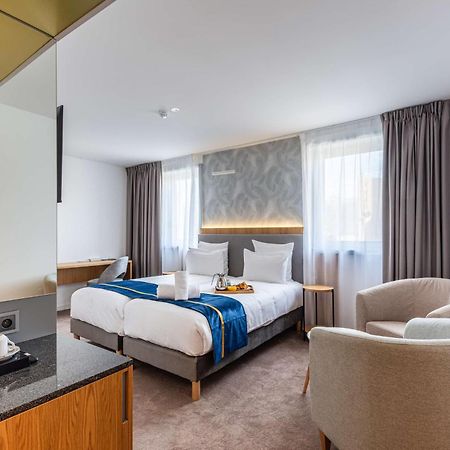 Brit Hotel Privilege Paris Rosny-Sous-Bois Zewnętrze zdjęcie
