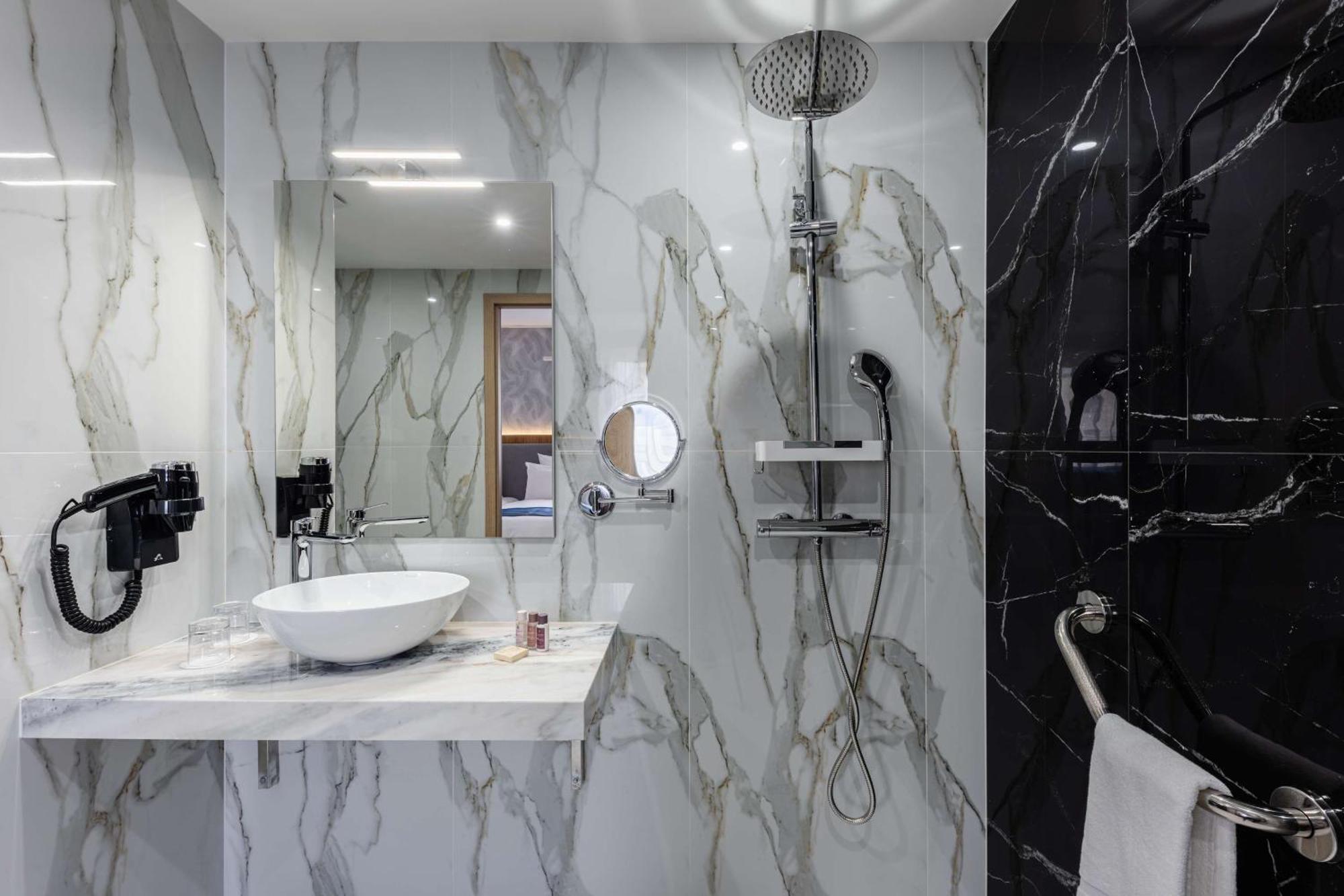 Brit Hotel Privilege Paris Rosny-Sous-Bois Zewnętrze zdjęcie