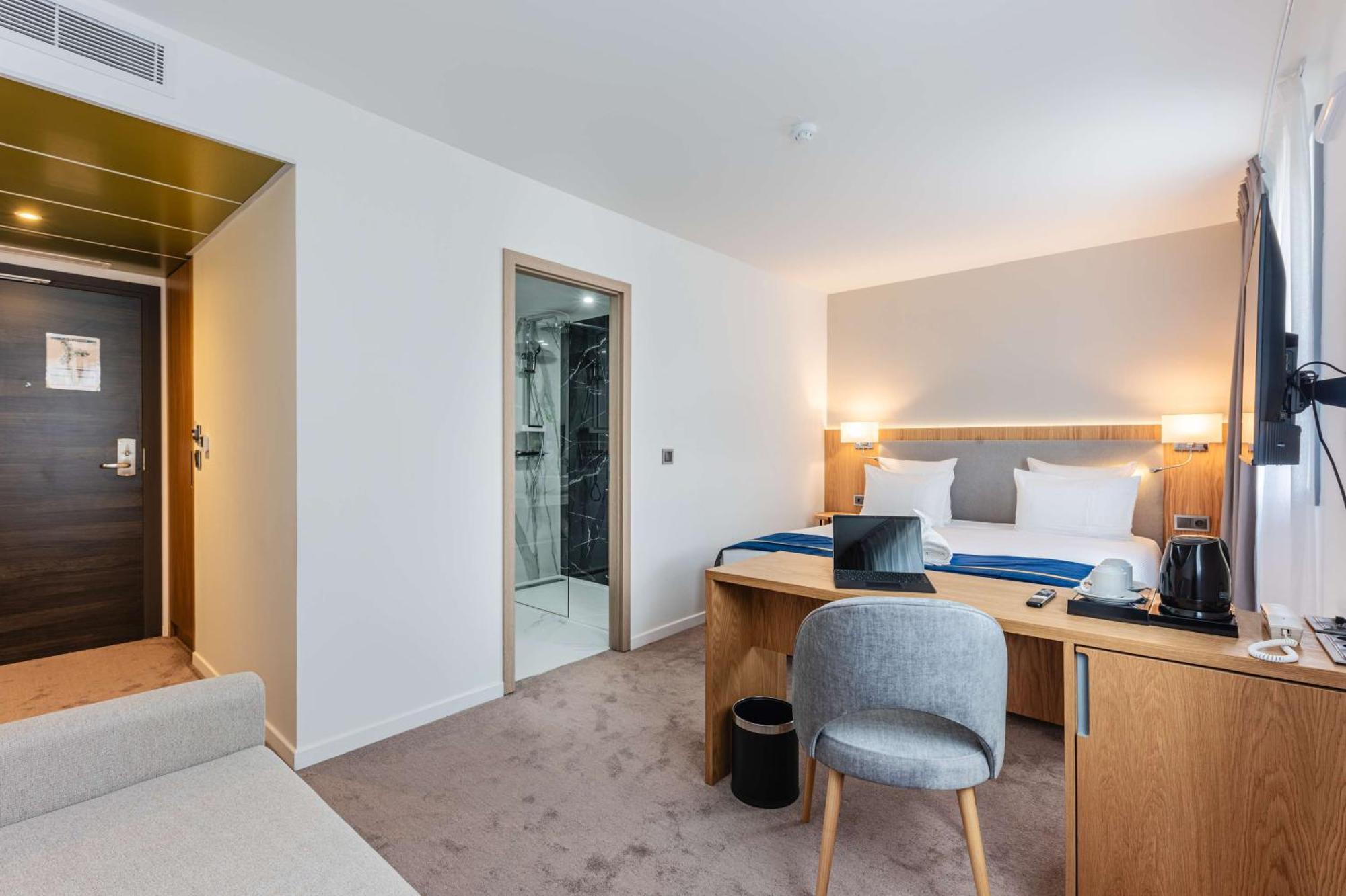 Brit Hotel Privilege Paris Rosny-Sous-Bois Zewnętrze zdjęcie